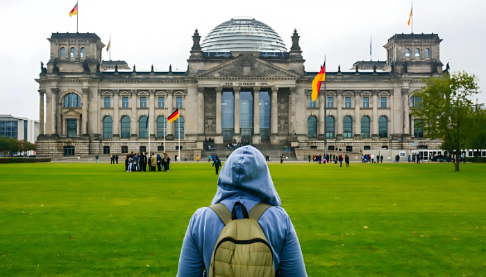 Virtual Mailbox Solutions For Students Studying Abroad